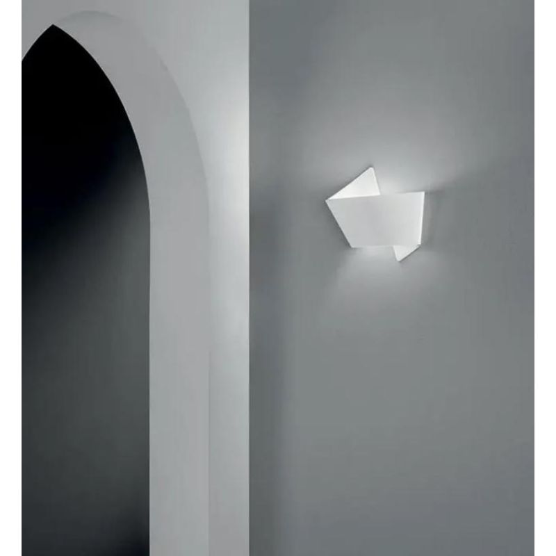 ORIGAMI APPLIQUE SINUOSA IN GESSO BIANCO VERNICIABILE BIEMISSIONE DI LUCE MODERNA LAMPADINA E27