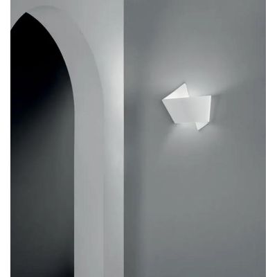 ORIGAMI APPLIQUE SINUOSA IN GESSO BIANCO VERNICIABILE BIEMISSIONE DI LUCE MODERNA LAMPADINA E27