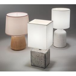 LAMPADA DA TAVOLO IN CERAMICA BIANCA CON DECORI E PARALUME IN PVC RIVESTITO IN TESSUTO CRISTALENSI - Cristalensi Shop Online 2