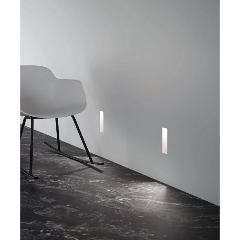 ARIEL SEGNAPASSO VERTICALE IN GESSO VERNICIABILE MODERNO LAMPADINA ATTACCO MINI GU10