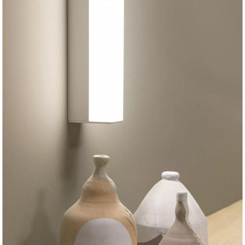 KIOO LAMPADA DA SPECCHIO 2 MISURE IN ALLUMINIO 2 COLORI IP44 LED INTEGRATO LUCE 3000K MODERNA