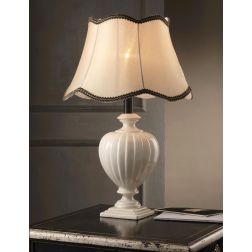 DESY LAMPADA DA TAVOLO CLASSICA IN CERAMICA CLAQUES BIANCA CON PARALUME IN TESSUTO SABBIA