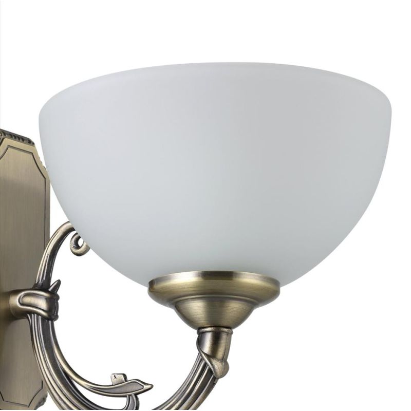 SAVOY APPLIQUE CLASSICA IN METALLO BRUNITO CON DIFFUSORE IN VETRO DI EGLO